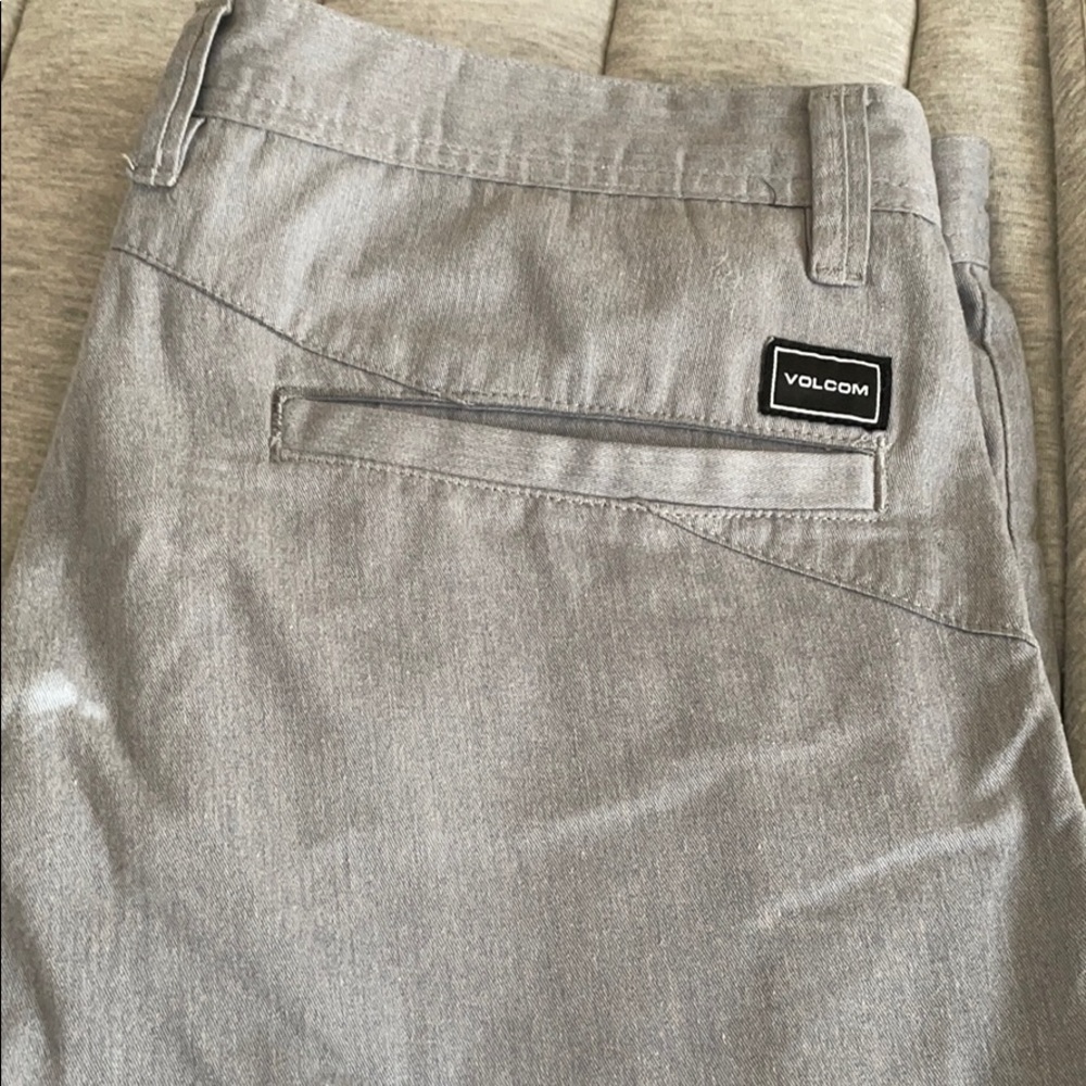 Volcom shorts, size 36 - Picture 3 of 3